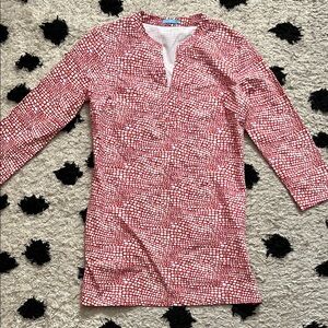 J. McLaughlin size small Red and White Geometric Top with small v neck